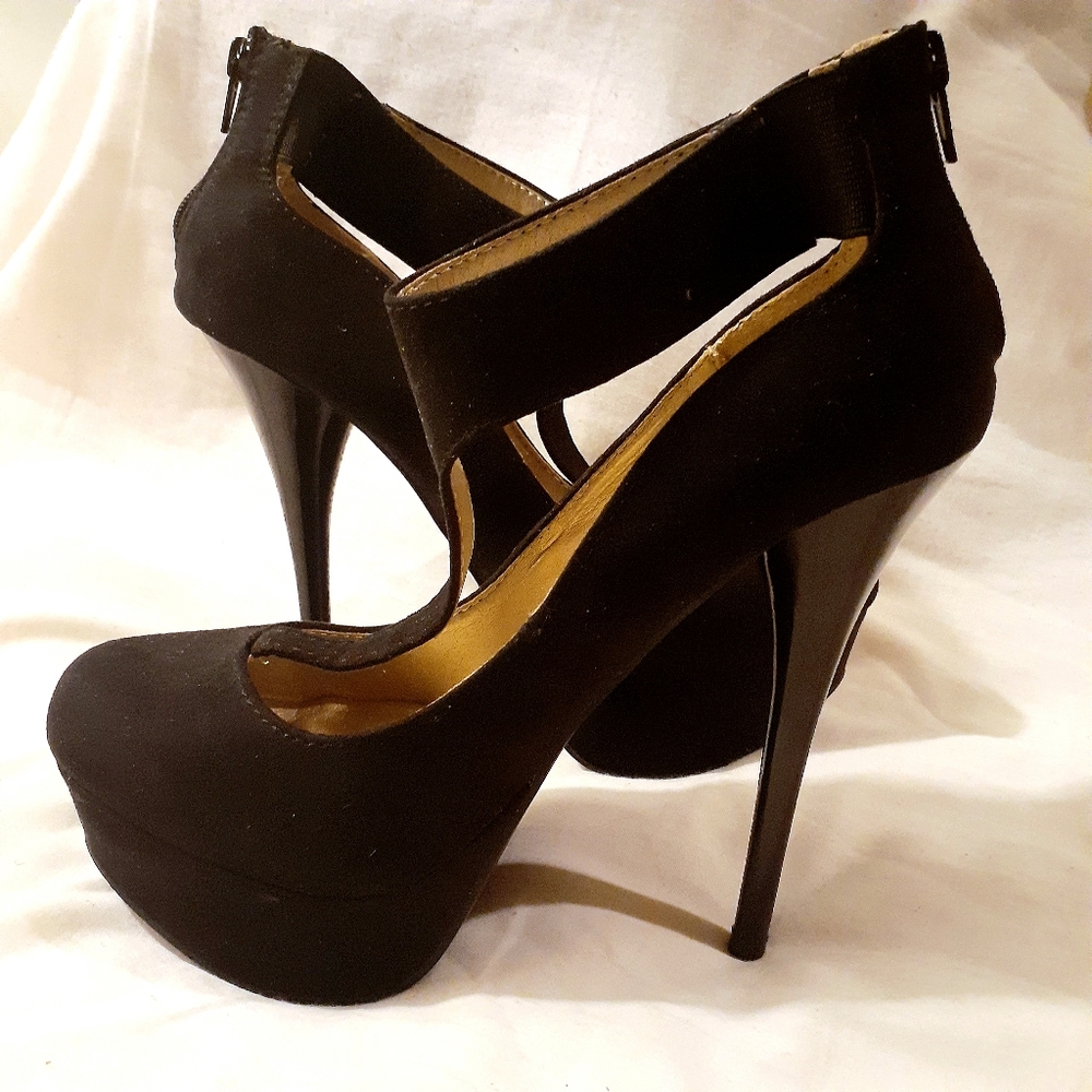 Sexy Black Closed Toe Heels